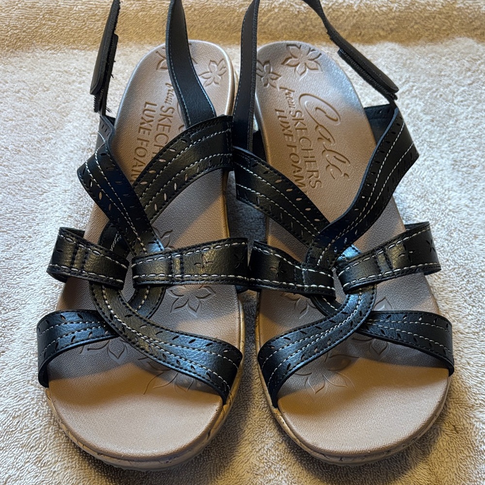 NEW Skechers Black Strappy Sandals with box (Wide Fit) - size 11